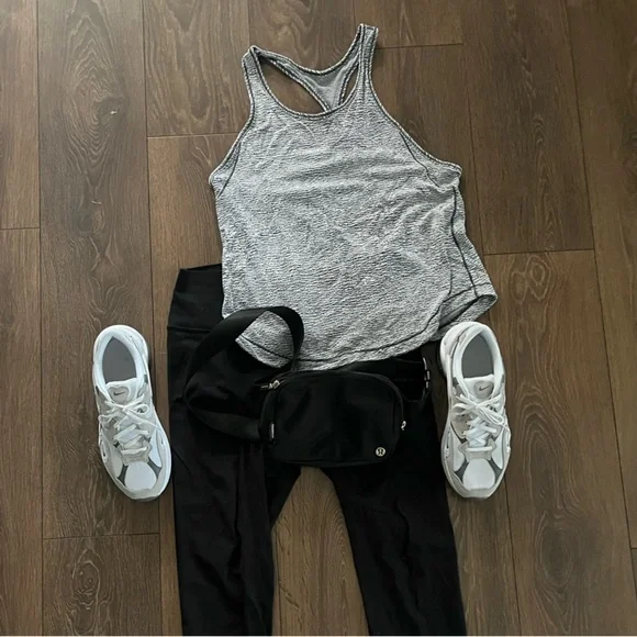 Lululemon Tank - Picture 1 of 4